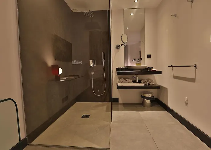 Oda ve Kahvaltı Californie 4*